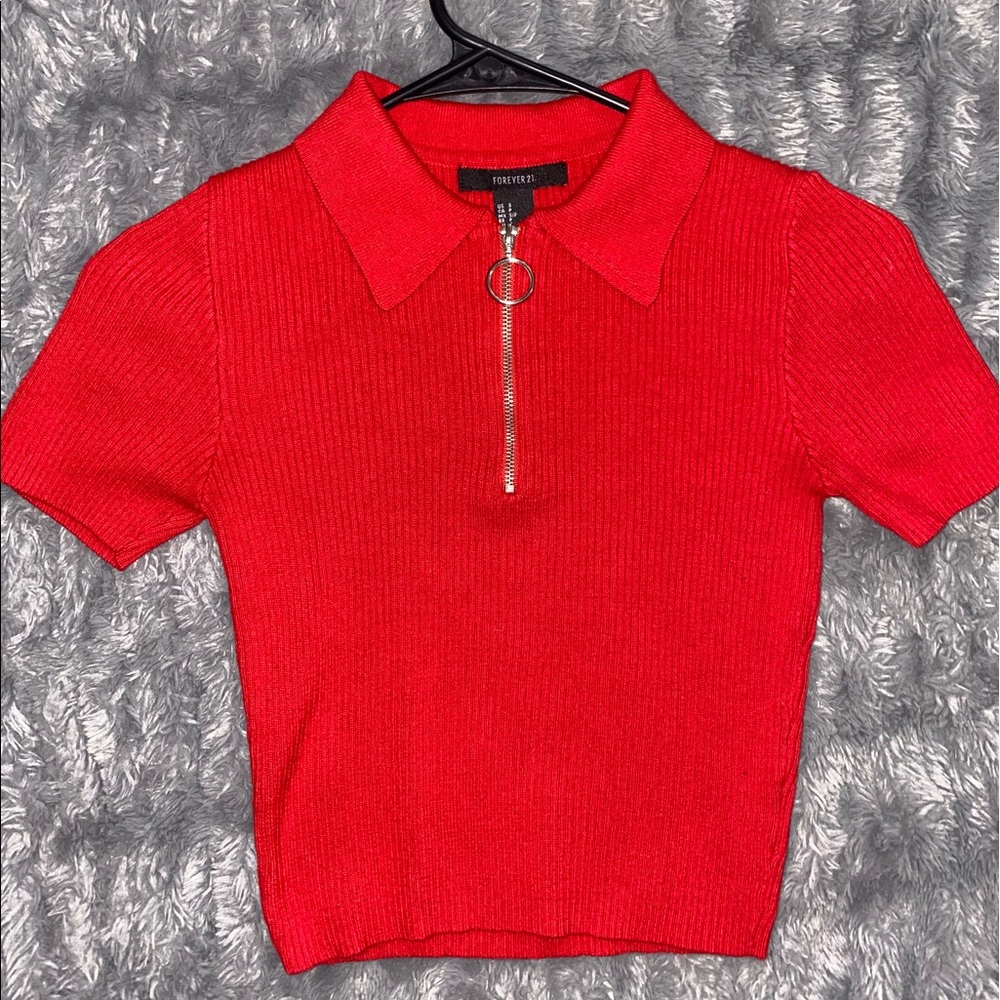 Small cropped ribbed womens tee